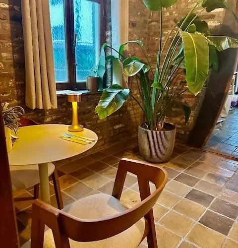 1691 Couette-café 3*